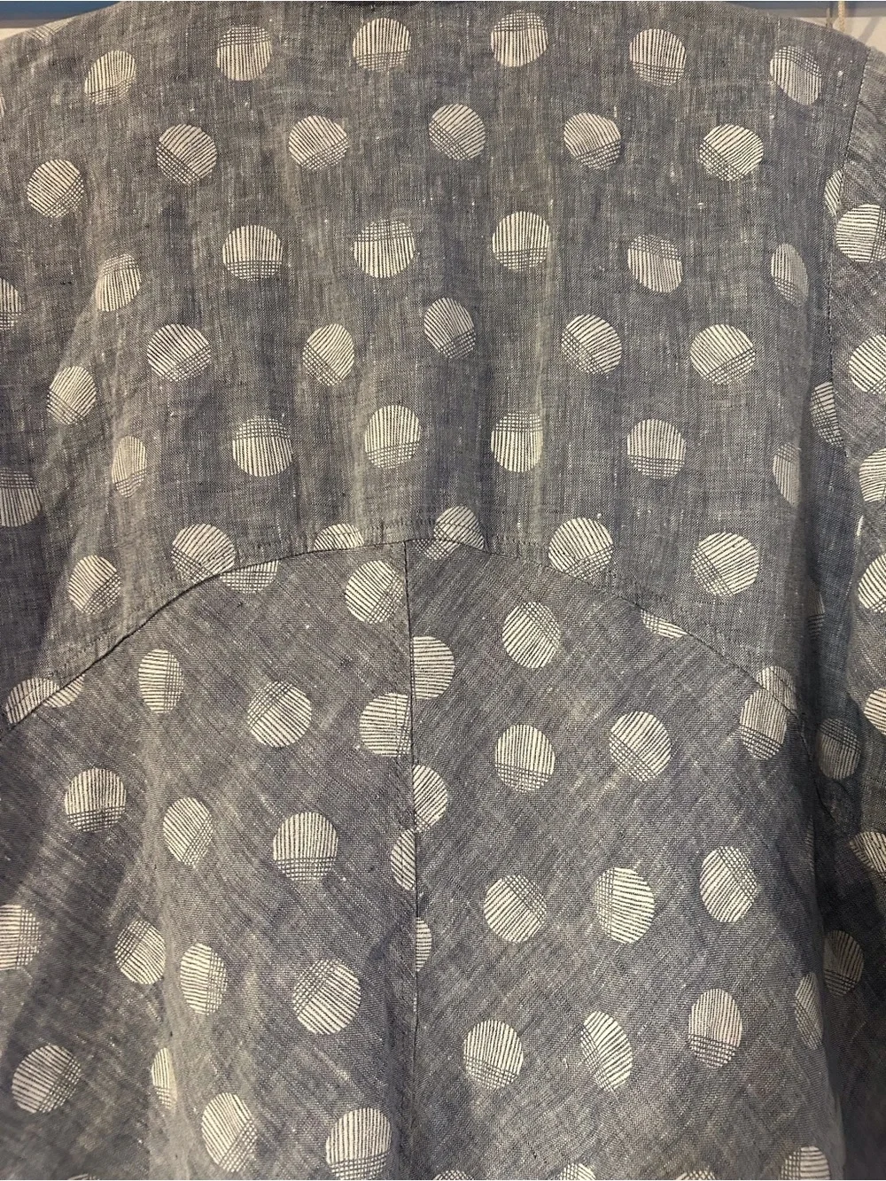 100% Linen Women’s Top Med Chambray Denim Geometrical Circles High Low Comfort - Picture 6 of 8